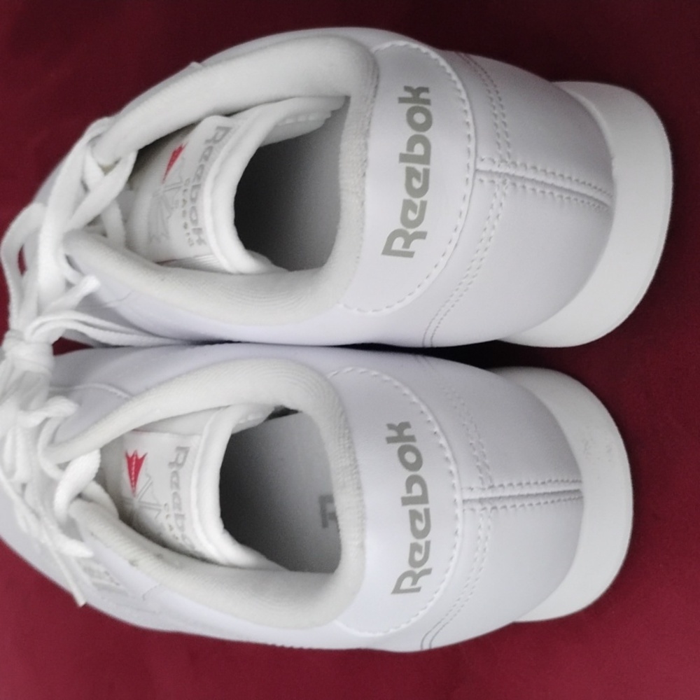 Throwback Reebok - Picture 3 of 5